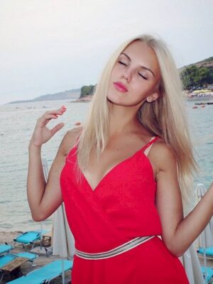 אלקה בחורה מטריפה