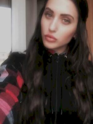 סנדרה בחורה מטריפה