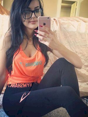 אוולין בחורה סוערת