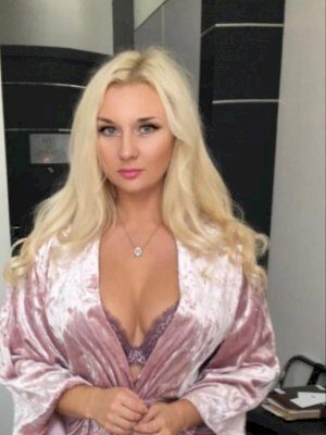 ארמינה בחורה חלומית אצלך