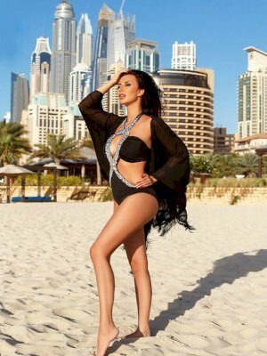 מלודי בחורה חדשה בישראל