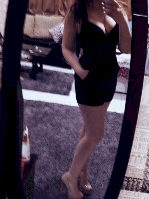 מיה דוגמנית על אצלך בבית