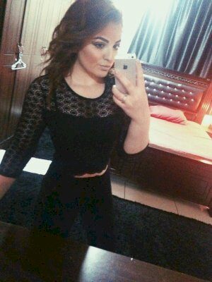 מיה דוגמנית על אצלך בבית