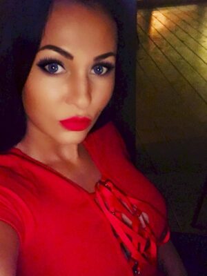 סופי שובבה וצעירה